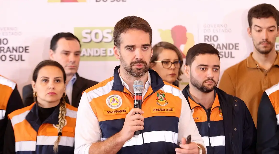 Ir para  <p>O governador do Rio Grande do Sul, Eduardo Leite, confirmou nesta segunda-feira (13) que a maior parte dos R$ 93,47 milh&otilde;es doados por pessoas de todo o Brasil e do exterior via Pix ser&atilde;o distribu&iacute;dos na...